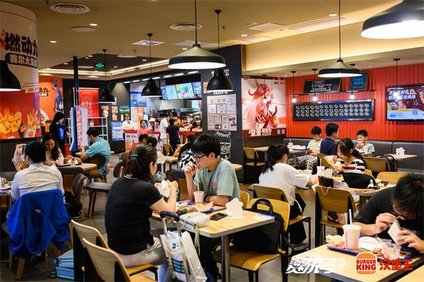《赛尔号》X汉堡王联动火热进行中 主题门店人气不断