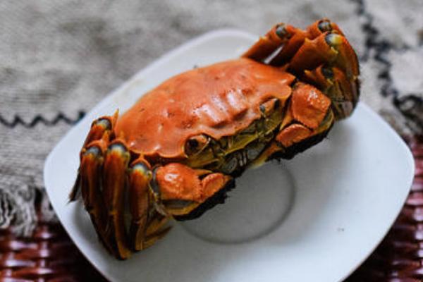 螃蟹热了后可以再吃吗？螃蟹热了好吃还是凉了好吃？
