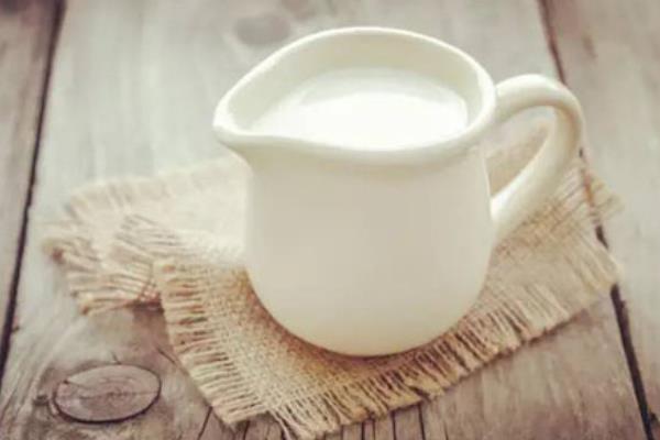 牛奶为什么会凝固 牛奶煮沸了还有营养吗