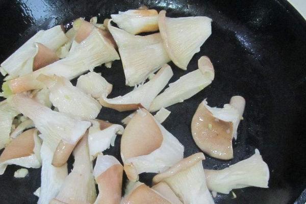 猪肚菇怎么做好吃又简单 猪肚菇要煮多久