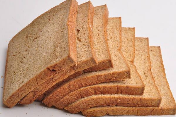 经常吃面包好吗 为什么面包很难催吐