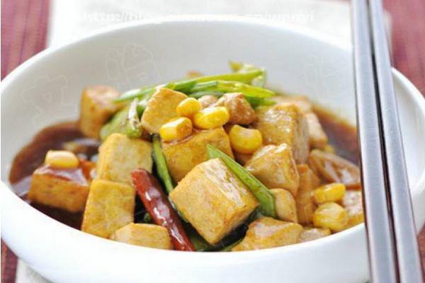 红烧豆腐怎么做好吃又简单 红烧豆腐的家常简单做法大全