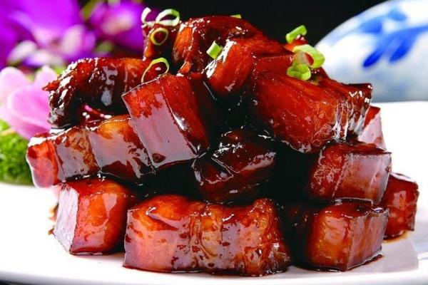 红烧肉要炖多久 红烧肉的热量是多少 吃红烧肉发胖吗