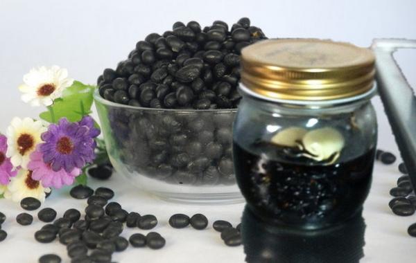 黑豆泡醋的功效与作用 黑豆泡醋的正确做法