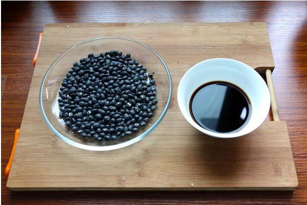 黑豆泡醋的功效与作用 黑豆泡醋的正确做法