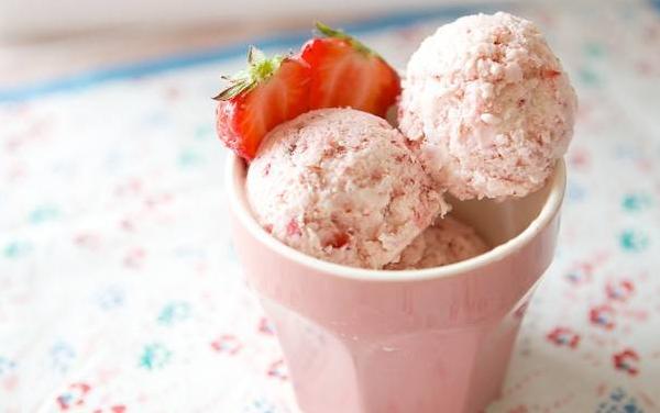 草莓冰淇淋的制作方法 什么草莓品种最好