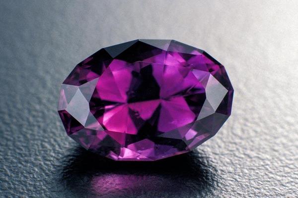 白水晶和紫水晶哪个好 什么颜色的水晶最贵