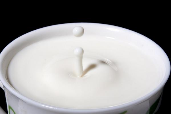 酸奶好还是纯牛奶好 牛奶做什么简单又好吃