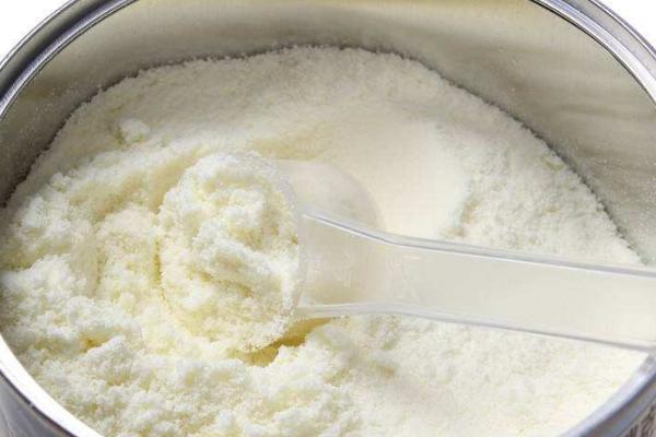 奶粉选择主要看什么 奶粉直接吃可以吗