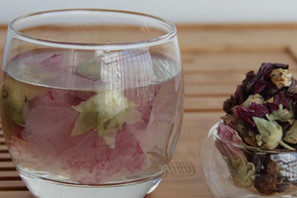 紫罗兰的功效与作用及禁忌 紫罗兰花泡茶的功效与作用