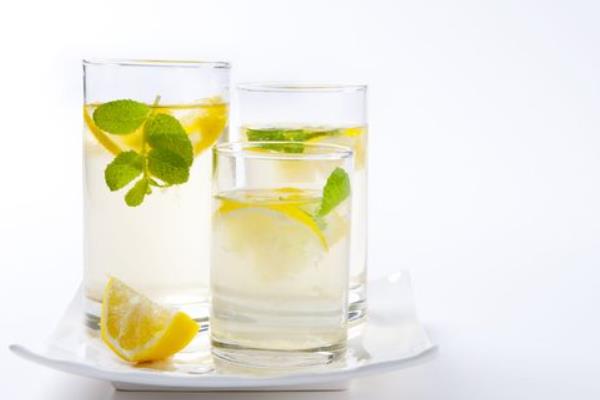 长期喝柠檬水能减肥吗 喝柠檬水能去斑吗