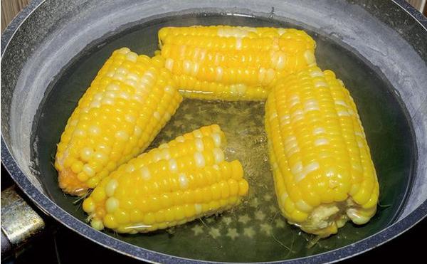 玉米煮熟了可以放多久 玉米有股酸味还能吃吗