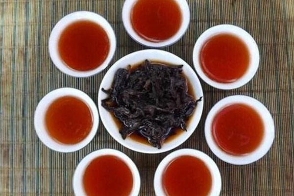 生普洱茶和熟普洱茶的区别是什么 普洱茶是生茶好还是熟茶好