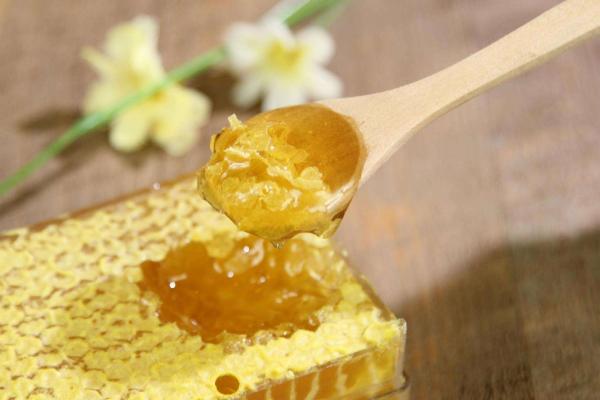 蜂巢蜜怎么保存 吃蜂巢蜜有什么好处
