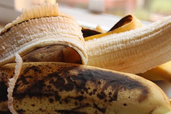 香蕉皮黑了还能吃吗 香蕉皮为什么会变黑