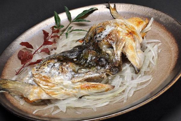 三文鱼头为什么便宜 三文鱼头怎么做好吃