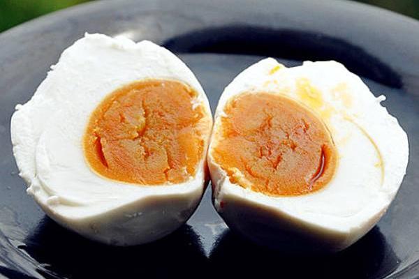 咸鸭蛋怎么吃 吃咸鸭蛋的危害是什么