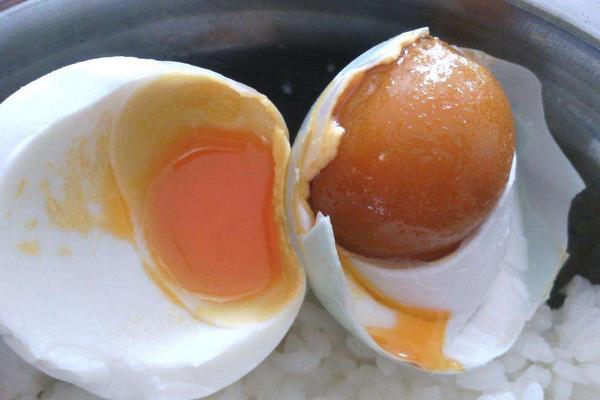 海鸭蛋和咸鸭蛋的区别是什么 咸鸭蛋的营养价值