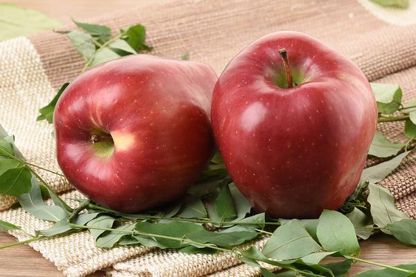 蛇果和花牛苹果的区别是什么 蛇果怎么挑选