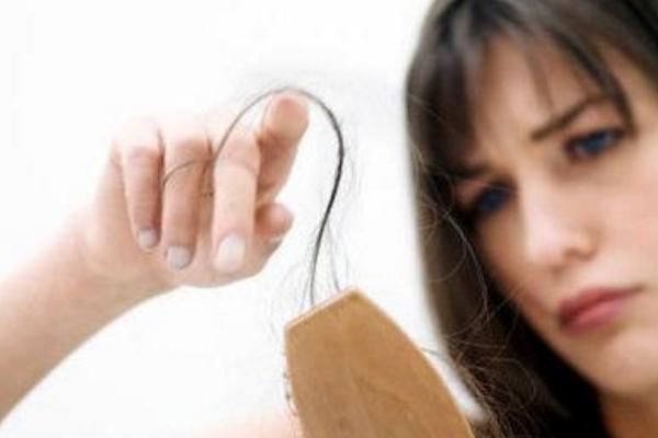 吃桑葚治疗白发脱发吗 怎么自制桑葚染发剂