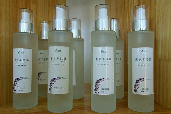 薰衣草纯露的功效与作用及禁忌 薰衣草使用方法