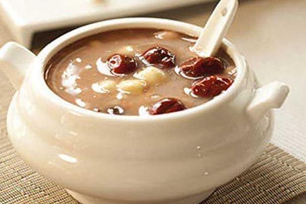 花生红枣黄豆丰胸汤做法及功效作用
