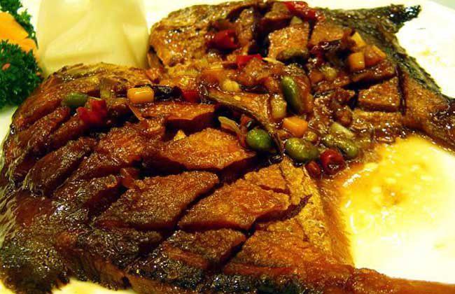 干烧鲳鱼的家常做法(上海鲳鱼多少钱一斤)