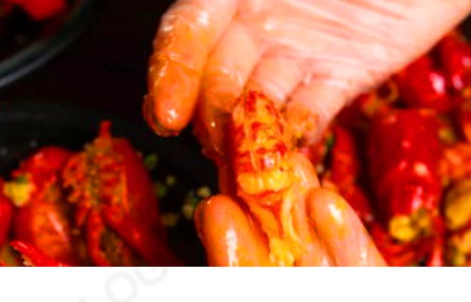 吃小龙虾为什么手套漏油 不能防油还有必要戴手套吗