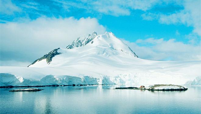 南极和北极哪个冷 南极和北极哪个更冷 