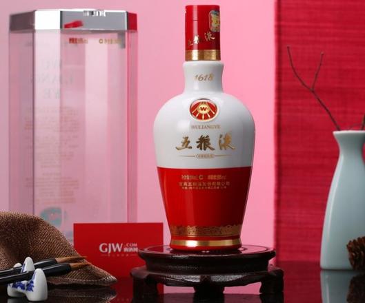 中国白酒十二大香型的奥秘你知道多少？每种香型的白酒都各具风格魅力