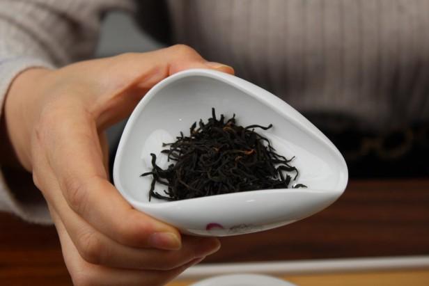 寒冷冬天喝绿茶好还是喝红茶好？区别很大建议了解清楚不吃亏
