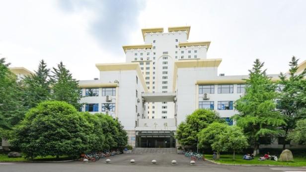 2022最新湖南省高校排名，湖南师范大学继续提升
