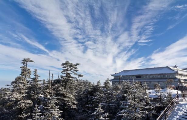 中国十大雪景排行榜，滑雪最值得去的十个地方