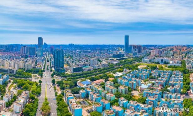 前三季度最新广东省十大城市排名，深圳扩大与广州优势稳居第一