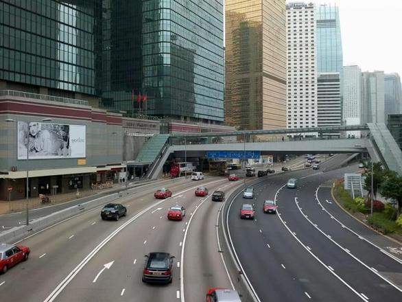 香港为什么不改成靠右行驶呢（内地驾照在香港能通行吗）