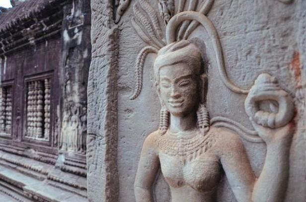 著名景点吴哥窟在哪个城市（柬埔寨的标志之吴哥王朝遗址介绍）