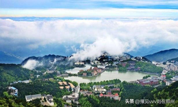 湖北著名景点九宫山在哪里（九宫山风景名胜区位于幕阜山脉）