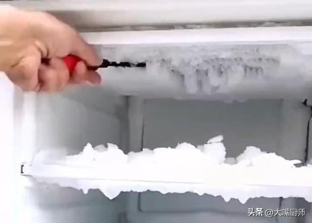 冰箱冷冻室怎么除冰（冰箱快速除冰最佳的办法）(3)