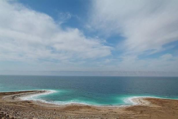 死海是咸水湖吗（世界最大的咸水湖解析）