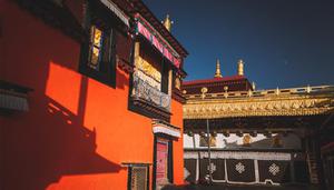 拉扑楞寺的海拔高度是多少米