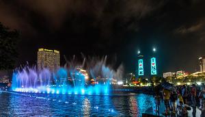 秋水广场喷泉是亚洲第一大吗