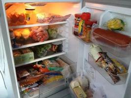 热的食物可以直接放进冰箱吗