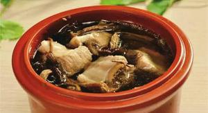 茶树菇<span style='color:red;'>排骨汤的做法</span> 茶树菇排骨汤的食用价值