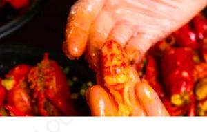 吃龙虾为何胶手套渗油 不可以抗油也有必需戴手套吗