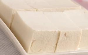 水豆腐没坏为什么是酸的，水豆腐28度常温下储放多长时间