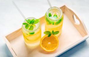 柠檬片泡水用热水或是凉水