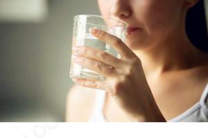 弱碱水对身体的好处和坏处，喝弱碱水有哪些好处呢