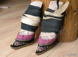 古代女人<span style='color:red;'>裹脚是从什么时候开始的</span>（古代女人裹脚大概有四点原因）