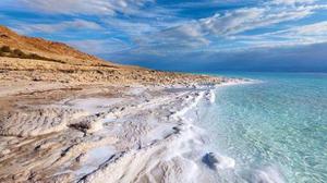 世界最大的咸水湖死海是咸水湖吗（死海的形成有一个古老的传说）