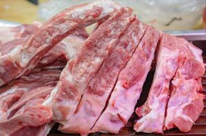 买排骨要分清部位口感才好 猪脊骨是哪个部位的肉图解